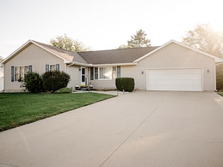 3125 Carrie St, Peru, IL 61354