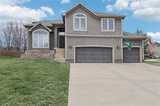 7000 Round Prairie St, Shawnee, KS 66226