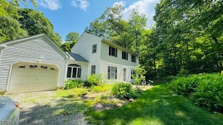 34 Gould Rd, Newfoundland, NJ 07435