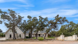 312 Cielo Springs Dr, Blanco, TX 78606