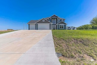 14371 Prairie Fire Ln, Wamego, KS 66547