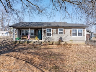 408 W 9th St, Mulberry, AR 72947