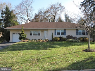 4134 Twynnwood Rd, Lafayette Hill, PA 19444
