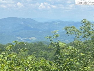 112 Red Oak Rd, Beech Mountain, NC 28604