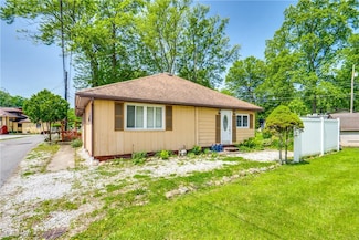 4944 Coleman Dr, Akron, OH 44319