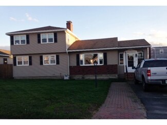 10 Tyngsboro St, Seabrook, NH 03874