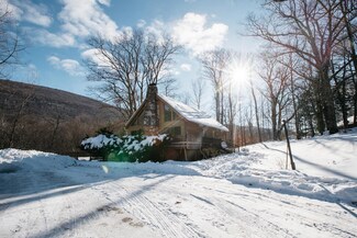 2434 Depot St, Manchester Center, VT 05255