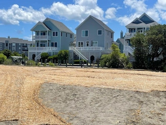 22 Spinnaker Ct, Manteo, NC 27954
