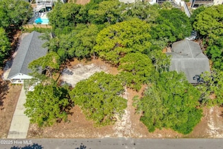 119 NE 17th St, Oak Island, NC 28465