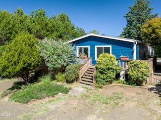 57 Greenhill Dr, Yachats, OR 97498