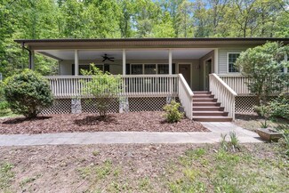 24 Deerfield Ln, Sylva, NC 28779
