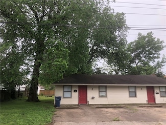 302 W Benton St, Siloam Springs, AR 72761