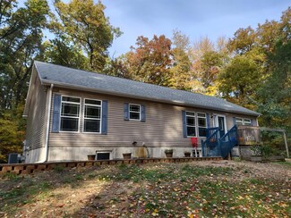 1172 E 500 S, Knox, IN 46534