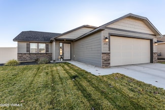 6102 Crown Crest Ave, Yakima, WA 98903
