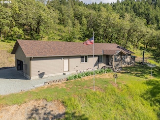 460 Huckleberry Mountain Ln, Riddle, OR 97469