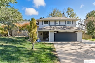 921 N 121st St, Omaha, NE 68154