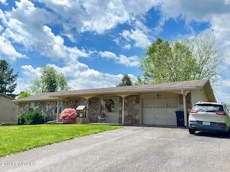 7713 Widdecomb Rd, Powell, TN 37849