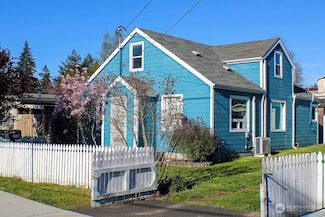 2916 Robin Ave, Bremerton, WA 98310