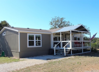 716 Candy Rd, Pipe Creek, TX 78063