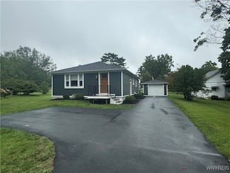 4962 Ellicott Rd, Orchard Park, NY 14127