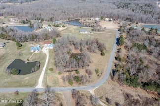 38 Golden Pond Dr, Coldwater, MS 38618