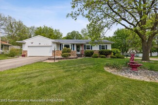 5026 Plum Hollow Dr, Lansing, MI 48917