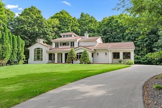 5820 E Waterford Rd, Hartford, WI 53027