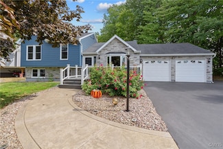 9554 Bantry Ln, Brewerton, NY 13029