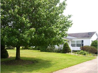 4739 Creek View Dr, Great Valley, NY 14741