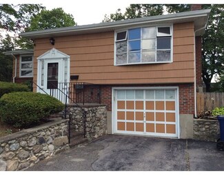 1724 River St, Hyde Park, MA 02136