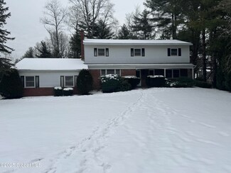 6 Twilight Dr, Clifton Park, NY 12065