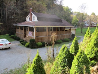 634 Millerstown Rd, Tarentum, PA 15084