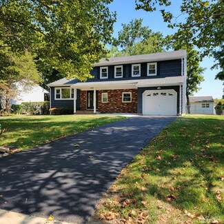 15 Donald Ave, Kendall Park, NJ 08824