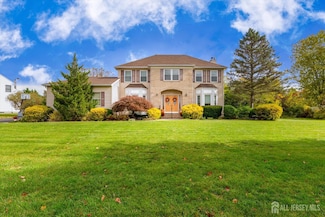 4 Jeana Ct, Monroe Township, NJ 08831