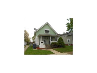 810 M Ave NW, Cedar Rapids, IA 52405