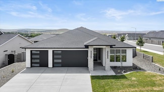 561 Lazio Way, Richland, WA 99352
