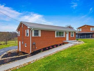 686 Lakeshore Rd, Talbott, TN 37877