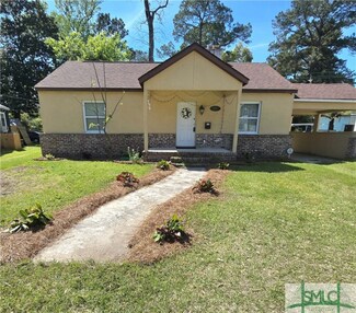 15 Hibiscus Ave, Savannah, GA 31404