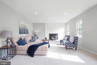 7629 Hayfield Rd, Alexandria, VA 22315