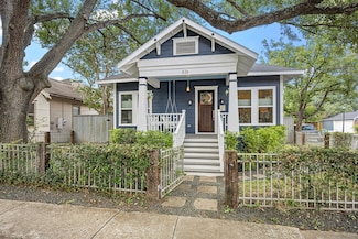 826 Omar St, Houston, TX 77009
