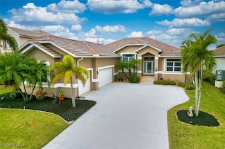 8516 Southwind Bay Cir, Fort Myers, FL 33908