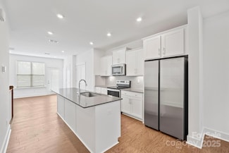 4018 Capital Ridge Ct, Charlotte, NC 28205