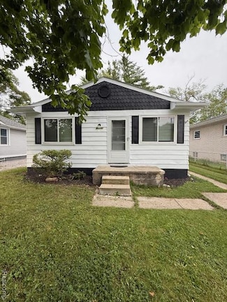 21550 Poinciana St, Southfield, MI 48033