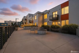 50 Jerrold Ave Unit 215, San Francisco, CA 94124