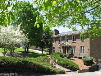 1524 Old Coach Rd, Kernersville, NC 27284