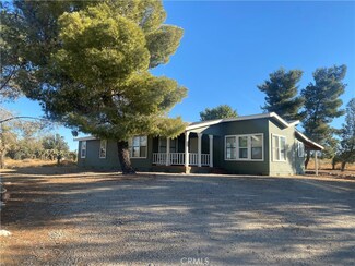 9623 Smith Rd, Phelan, CA 92371