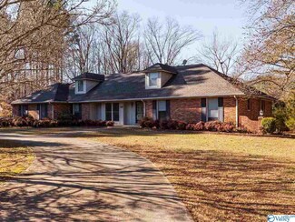 110 Wimbledon Rd, Brownsboro, AL 35741
