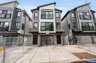 593 S 18th St, Newark, NJ 07103