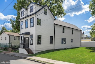 36 Cherry St, Mount Holly, NJ 08060