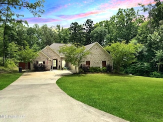 103 Saint Charles Ave, Florence, MS 39073